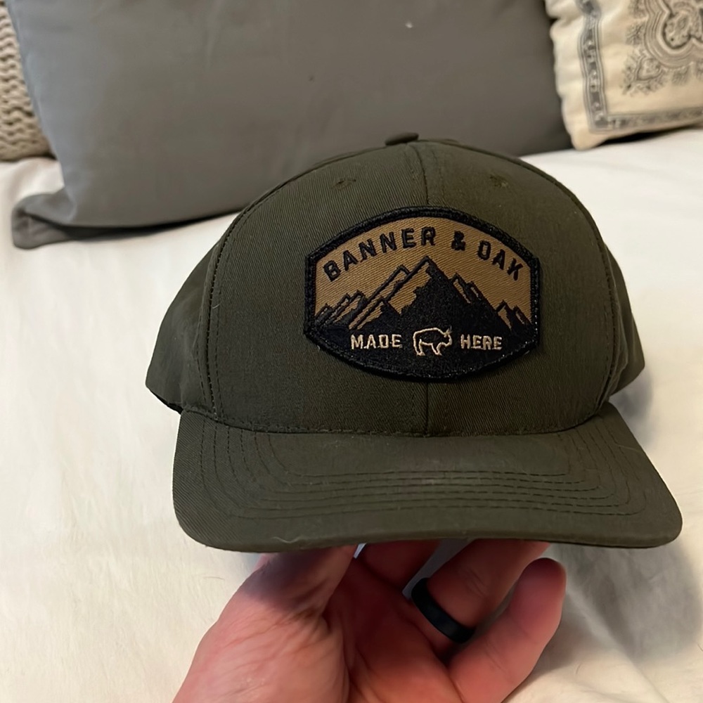 Banner and Oak hat
